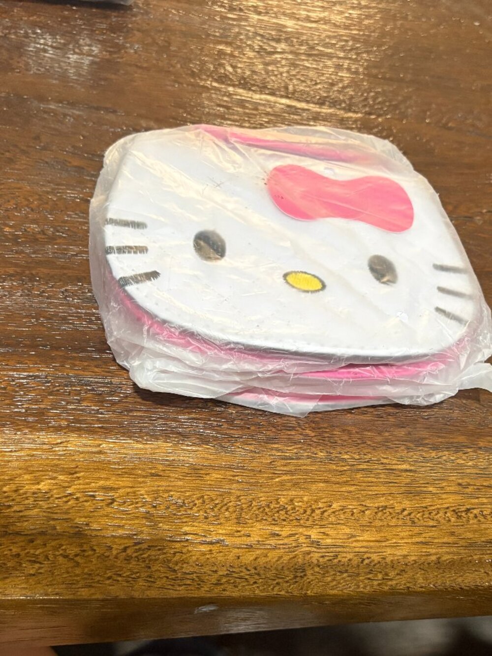 Super Cute Hello Kitty Small Patent Purse Snap Front NEW Pink & White - Picture 2 of 4